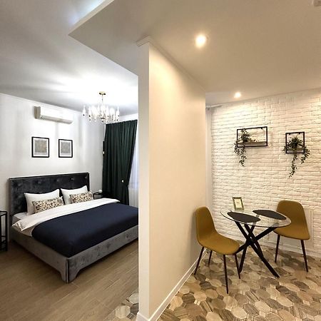 Modern Apartment, 100M To Opera リヴィウ エクステリア 写真