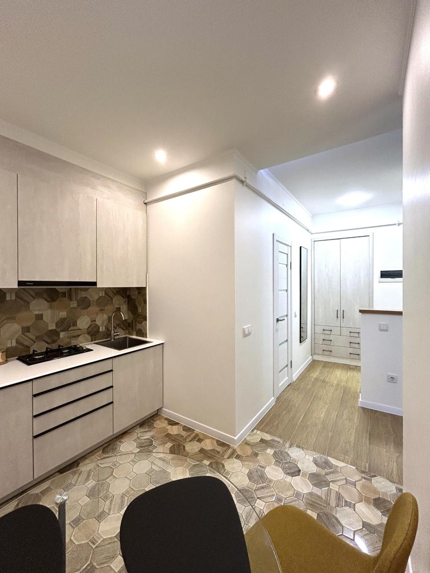 Modern Apartment, 100M To Opera リヴィウ エクステリア 写真