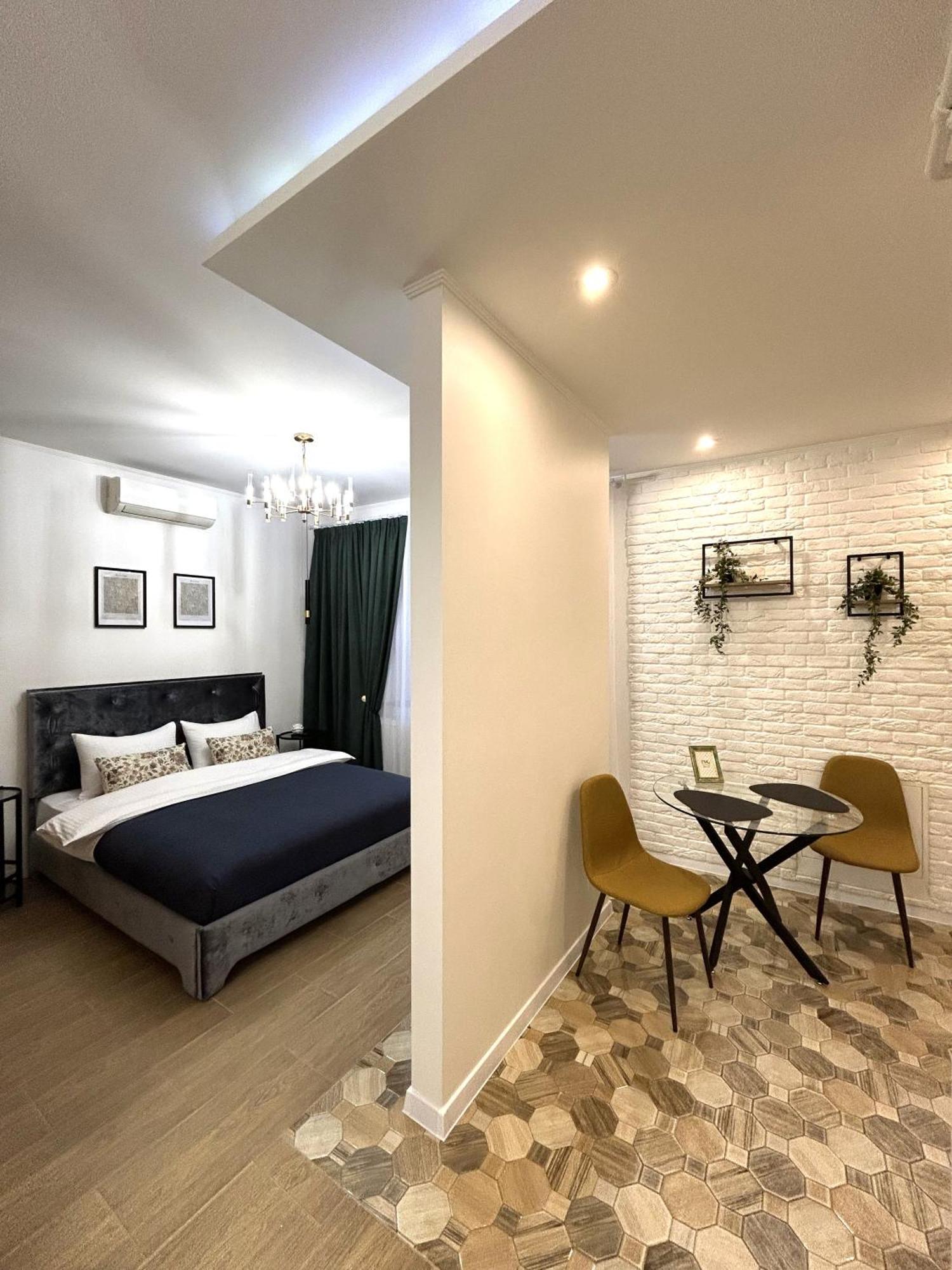 Modern Apartment, 100M To Opera リヴィウ エクステリア 写真