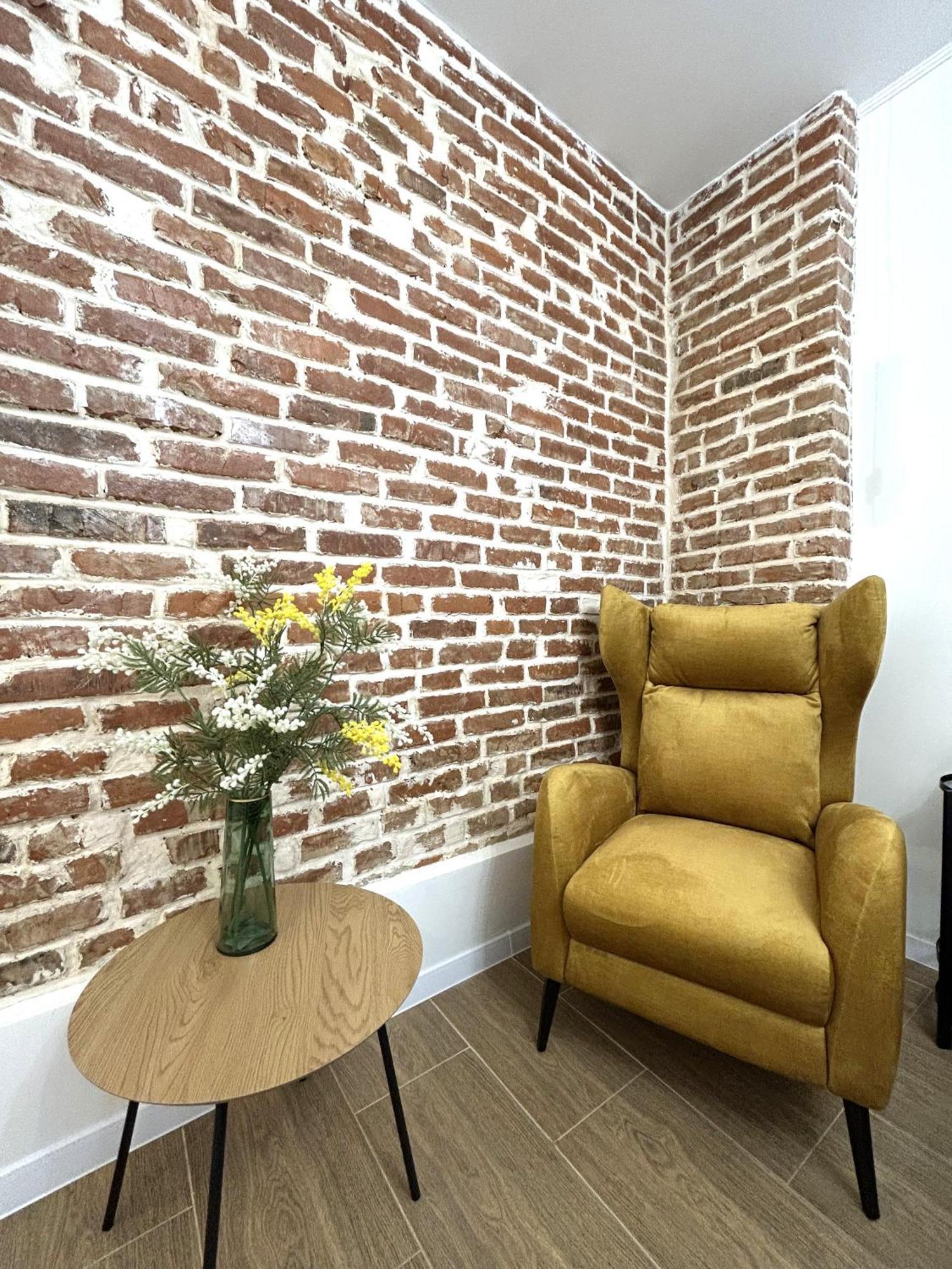 Modern Apartment, 100M To Opera リヴィウ エクステリア 写真